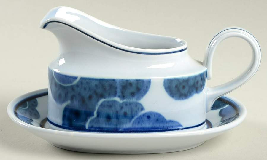 Blue Cloud Individual Gravy Boat & Plate by Villeroy & Boch-1