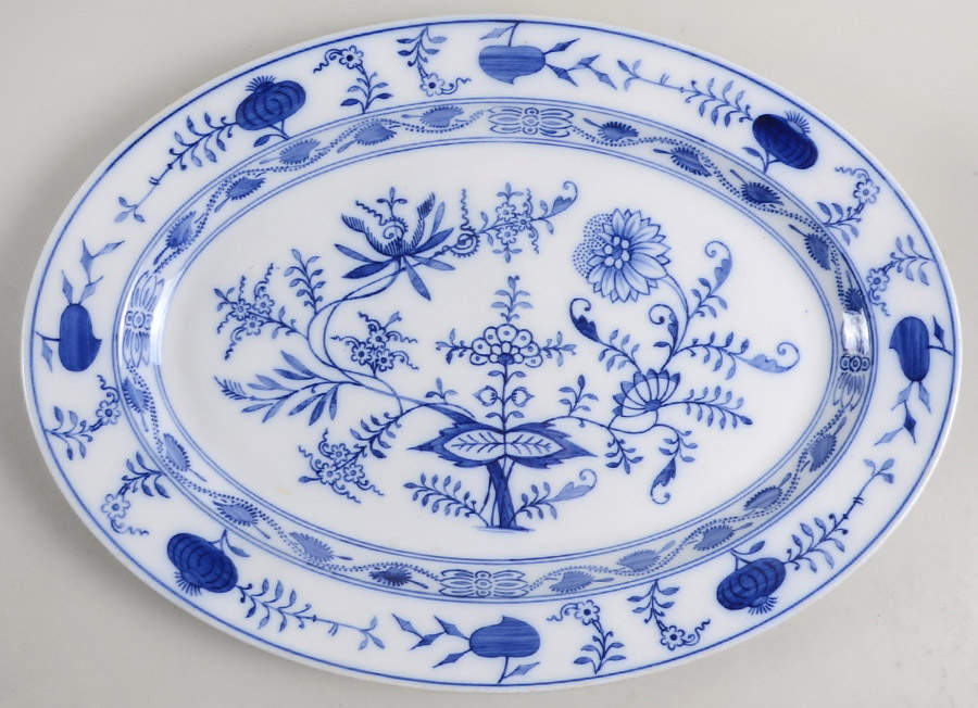 Blue Onion 15" Oval Serving Platter by Villeroy & Boch-1