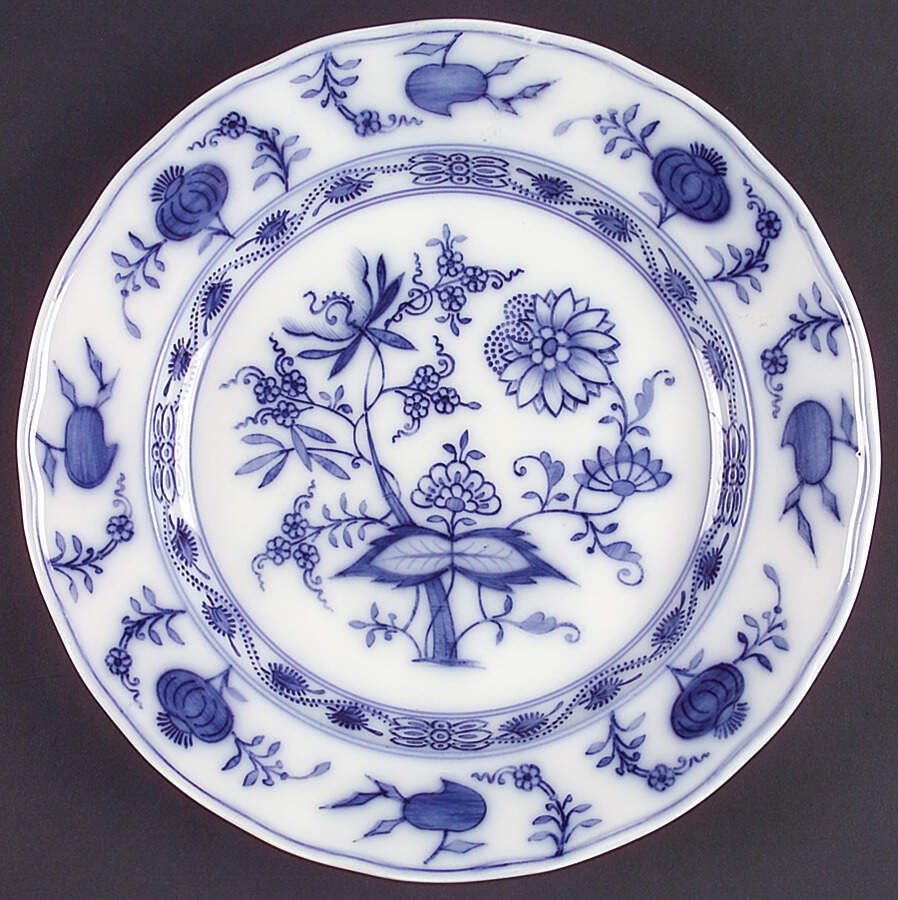 Blue Onion Luncheon Plate by Villeroy & Boch-1