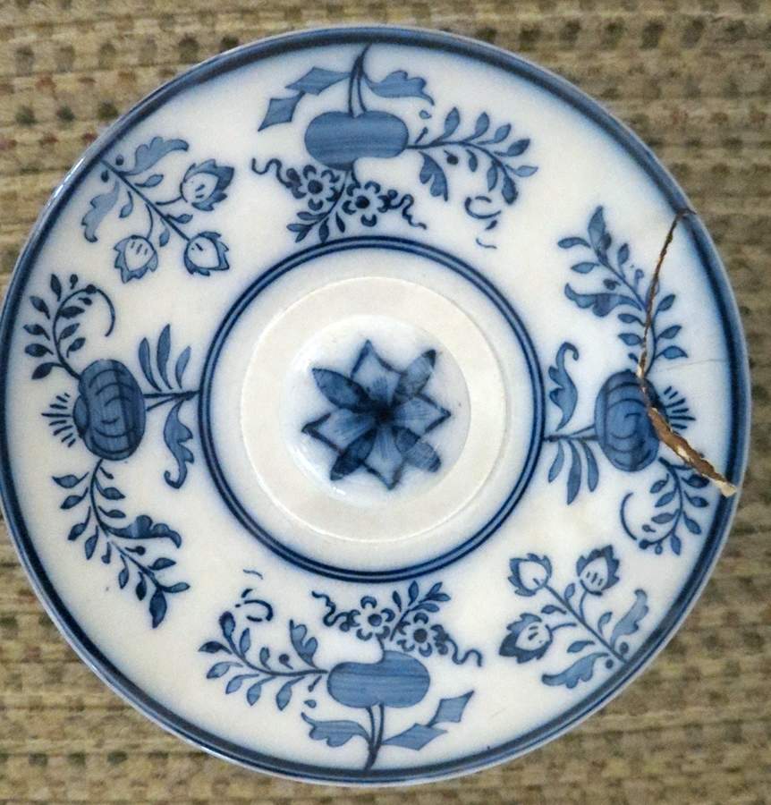 Blue Onion Lid for Storage Jar by Villeroy & Boch-1
