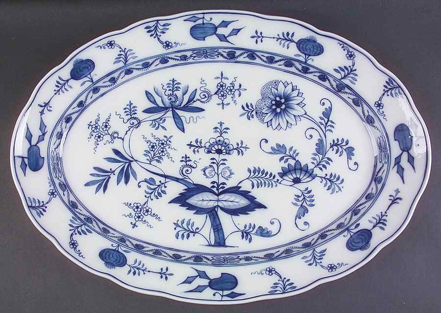 Blue Onion 19" Oval Serving Platter by Villeroy & Boch-1