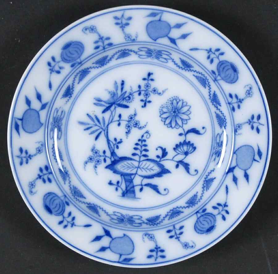 Blue Onion Bread & Butter Plate by Villeroy & Boch-1