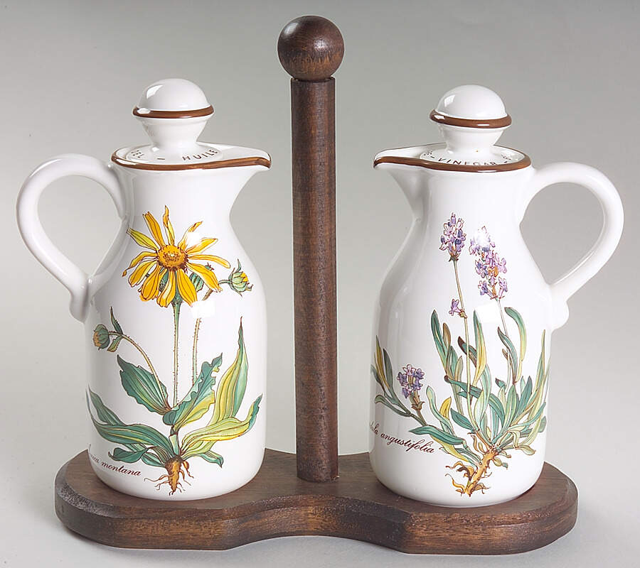 Botanica Oil and Vinegar with Stoppers on Wood Tray by Villeroy & Boch-1