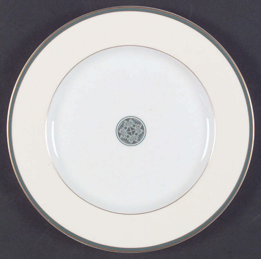 Cassis (Bone) Salad Plate by Villeroy & Boch-1