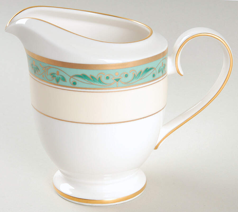Cassis (Bone) Creamer by Villeroy & Boch-1