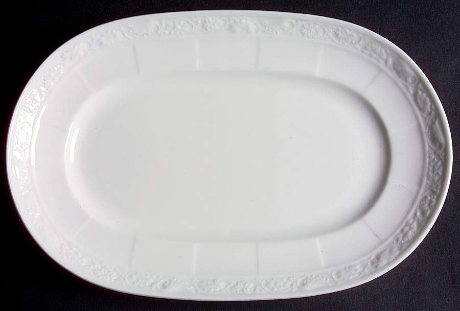Cameo White (Weiss) Relish/Gravy Underplate by Villeroy & Boch-1