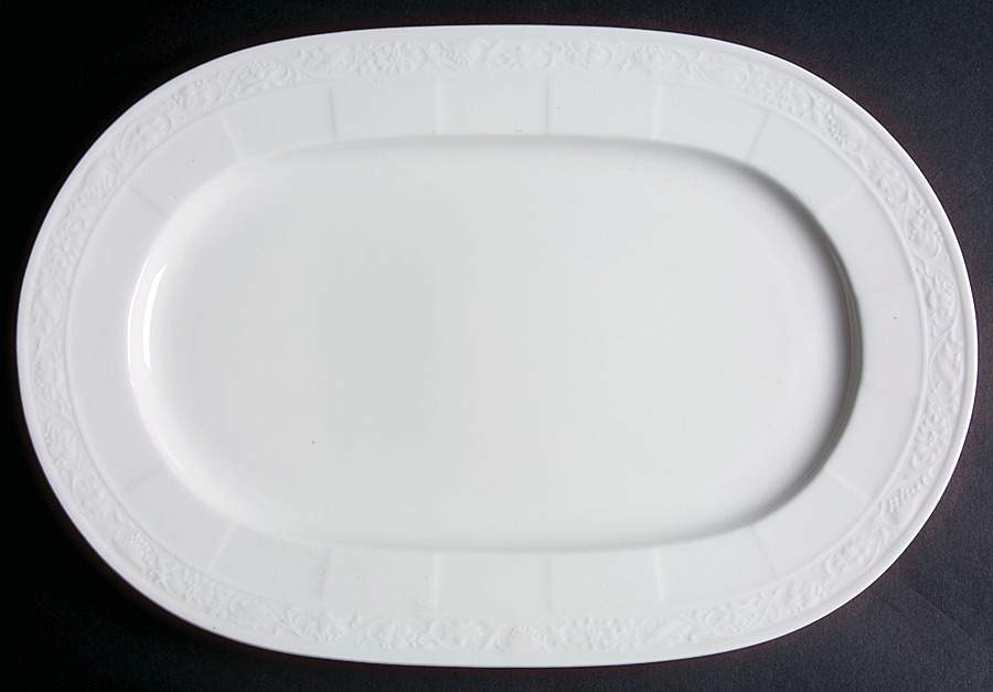 Cameo White (Weiss) 13" Oval Serving Platter by Villeroy & Boch-1