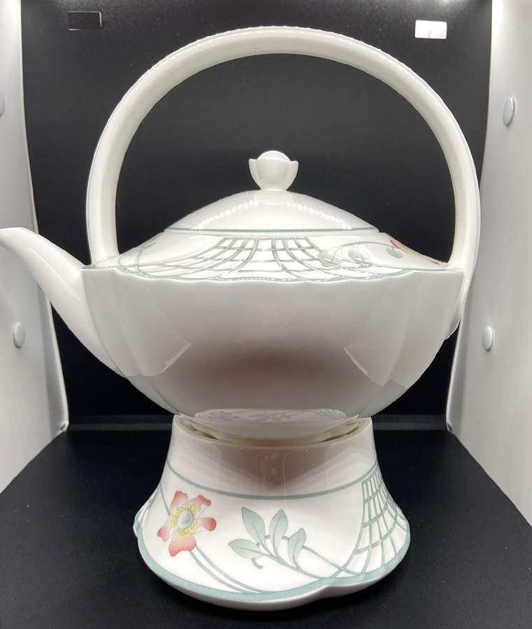 Cesto Teapot & Warmer Stand by Villeroy & Boch-1