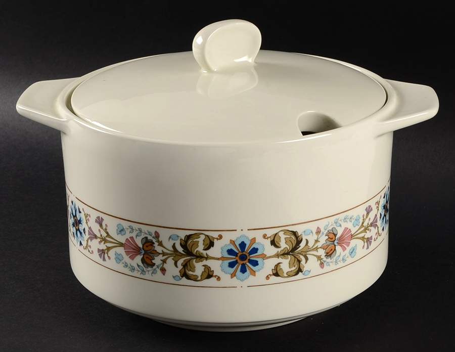 Chateau Tureen &  Lid by Villeroy & Boch-1