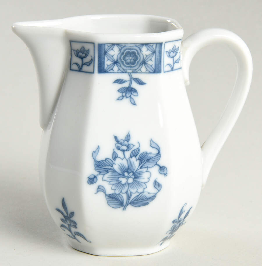 China Blue Mini Creamer by Villeroy & Boch-1