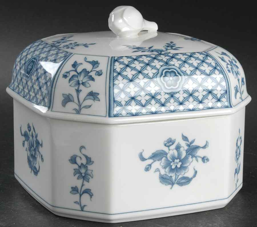 China Blue Large Candy Box & Lid by Villeroy & Boch-1