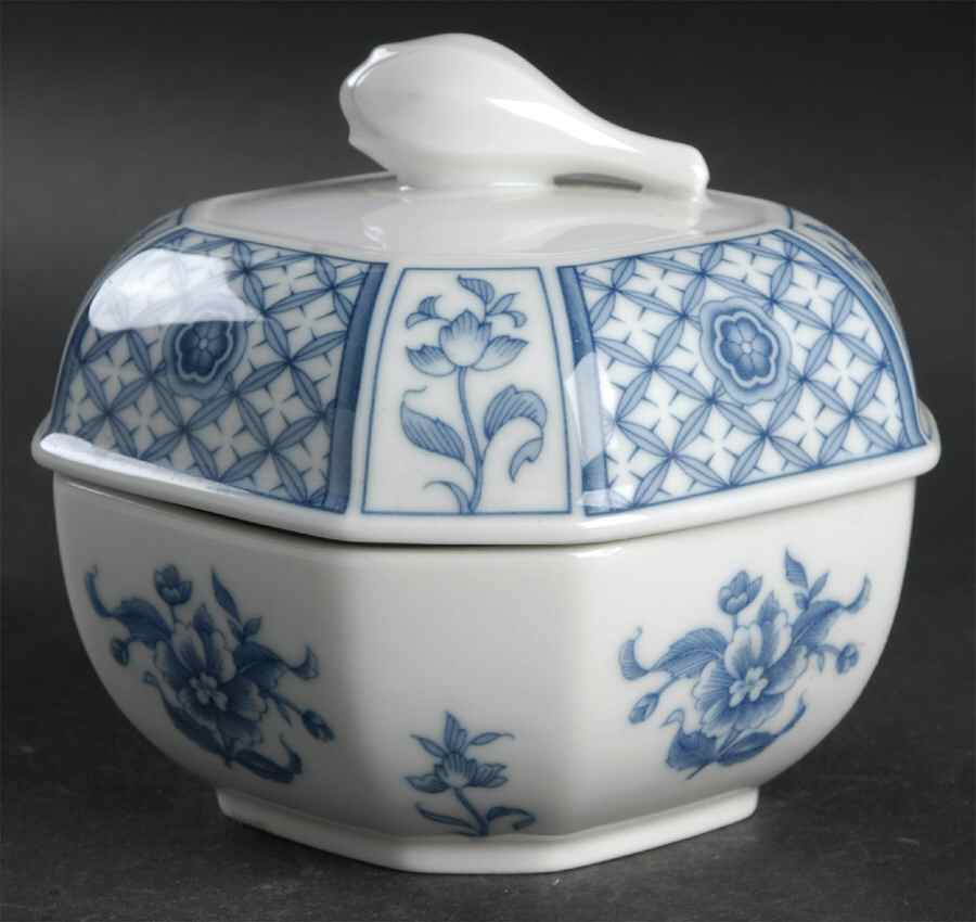 China Blue Sugar Bowl & Lid by Villeroy & Boch-1
