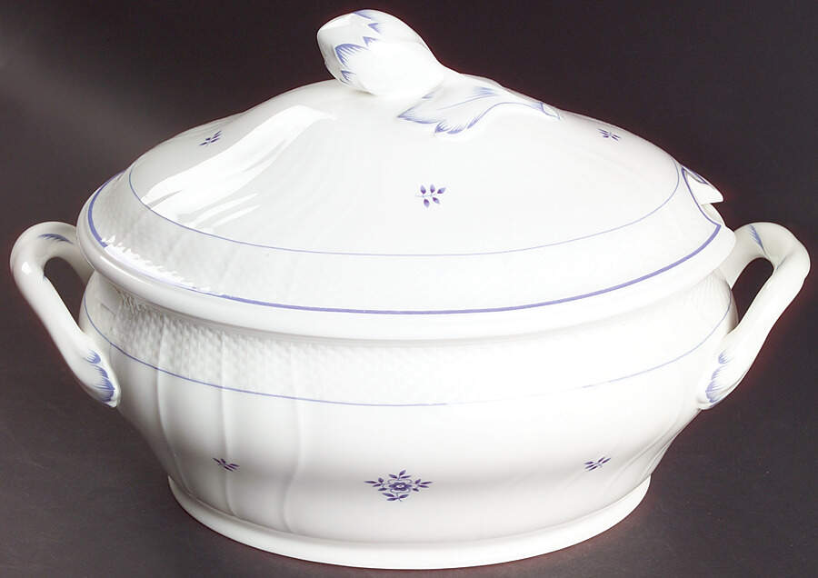 Coburg Tureen &  Lid by Villeroy & Boch-1