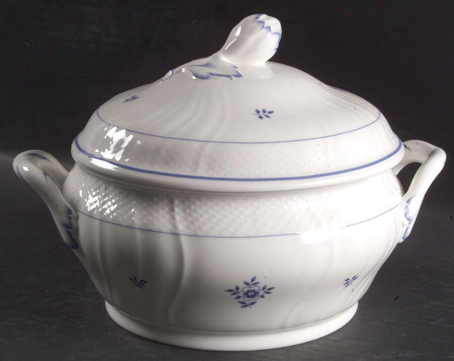 Coburg Round Covered Vegetable by Villeroy & Boch-1
