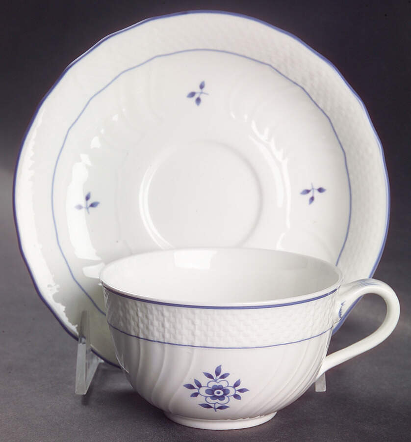 Coburg Flat Cup & Saucer Set by Villeroy & Boch-1