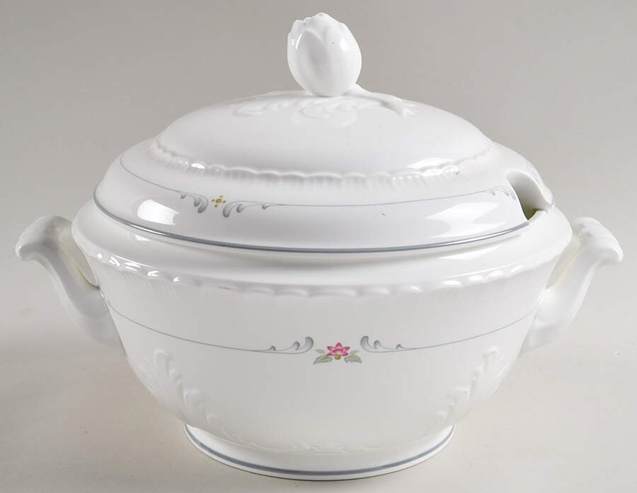 Collier Tureen &  Lid by Villeroy & Boch-1