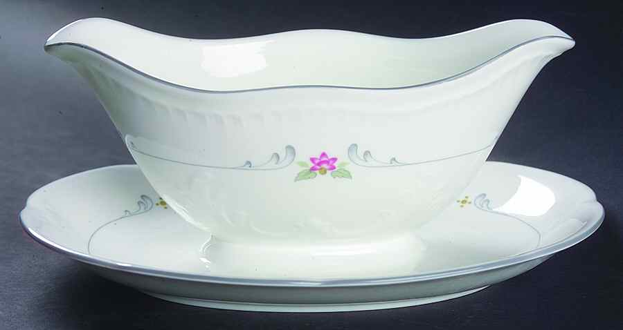 Collier Gravy Boat with Attached Underplate by Villeroy & Boch-1