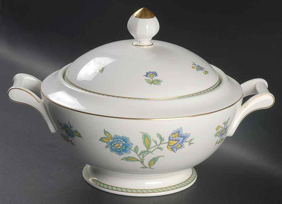 Columbia Tureen &  Lid by Villeroy & Boch-1