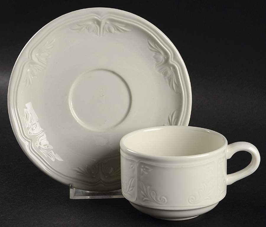 Cortina 2700 Flat Cup & Saucer Set by Villeroy & Boch-1