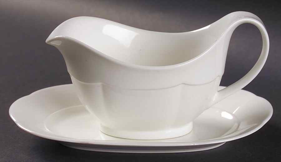 Damasco White Gravy Boat & Underplate/Relish by Villeroy & Boch-1