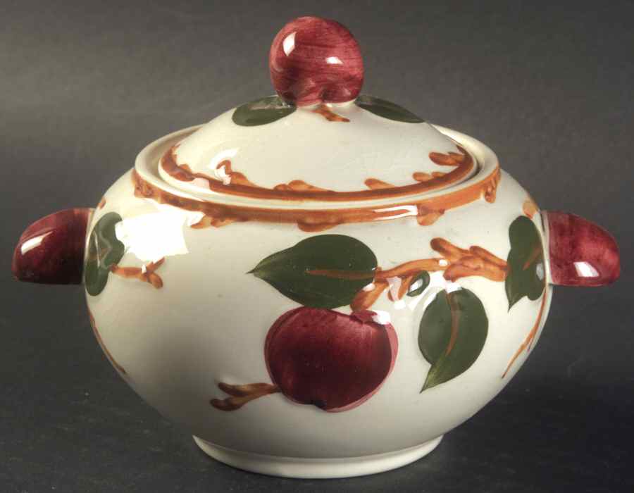 Delicious Apple Sugar Bowl & Lid by Villeroy & Boch-1