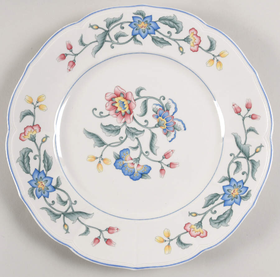 Delia 12" Chop Plate (Round Platter) by Villeroy & Boch-1