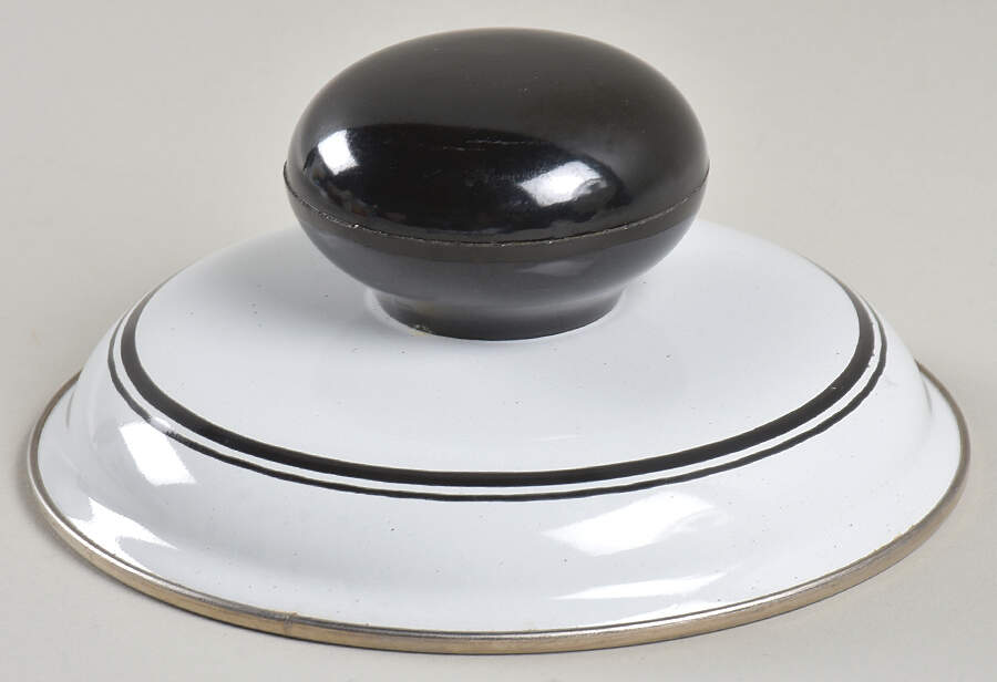 Design Naif Lid for .75 Quart Metal Saucepan by Villeroy & Boch-1