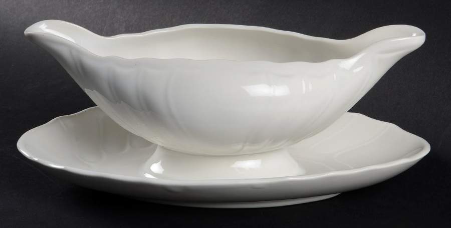 Diamant (White) Gravy Boat with Attached Underplate by Villeroy & Boch-1