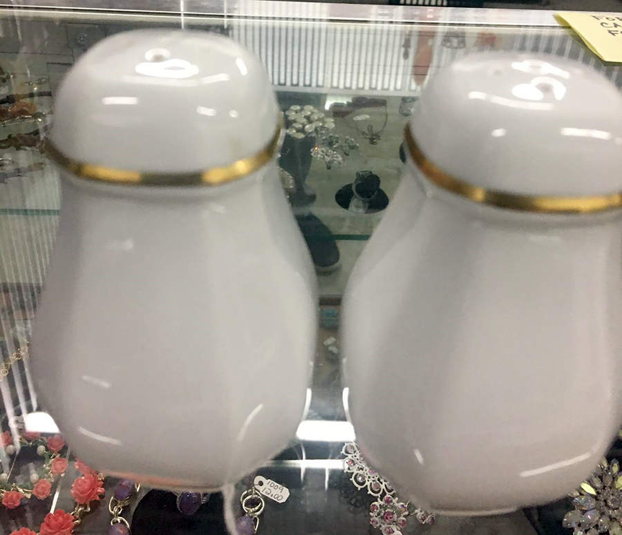 Facette Gold Salt & Pepper Set by Villeroy & Boch-1