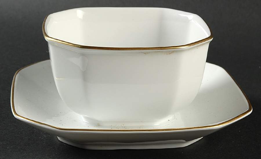 Facette Gold Gravy Boat with Attached Underplate by Villeroy & Boch-1