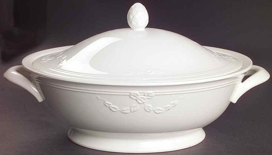 Fiori Weiss Oval Covered Vegetable by Villeroy & Boch-1