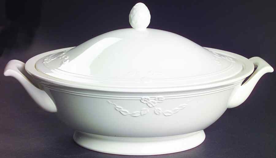 Fiori Weiss Oval Covered Vegetable by Villeroy & Boch-1