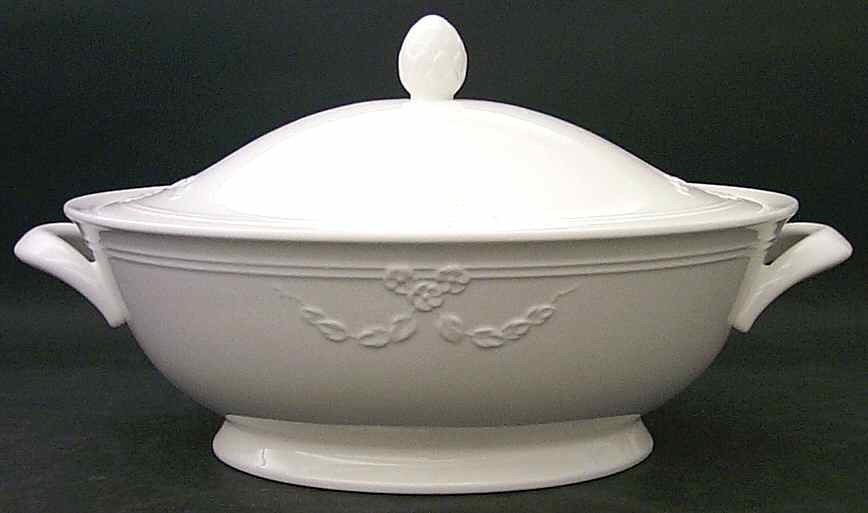 Fiori Weiss Tureen &  Lid by Villeroy & Boch-1