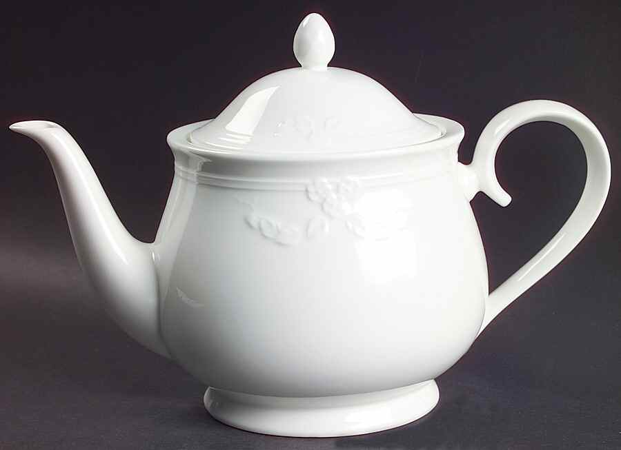 Fiori Weiss Teapot & Lid by Villeroy & Boch-1