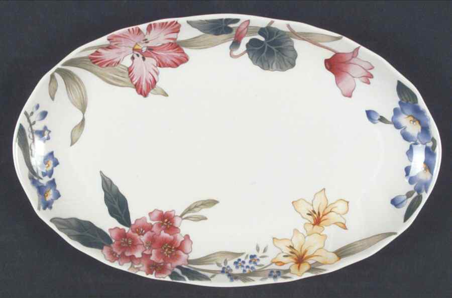 Flora Bella Pickle Dish by Villeroy & Boch-1