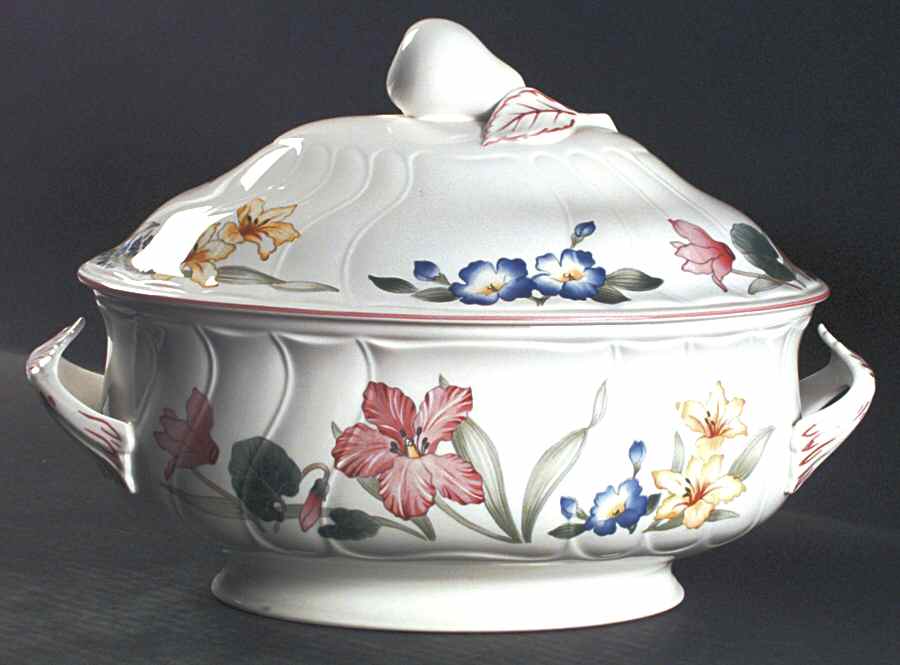Flora Bella Tureen &  Lid by Villeroy & Boch-1
