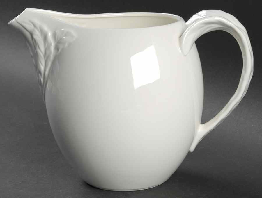 Foglia 24 Oz Pitcher by Villeroy & Boch-1