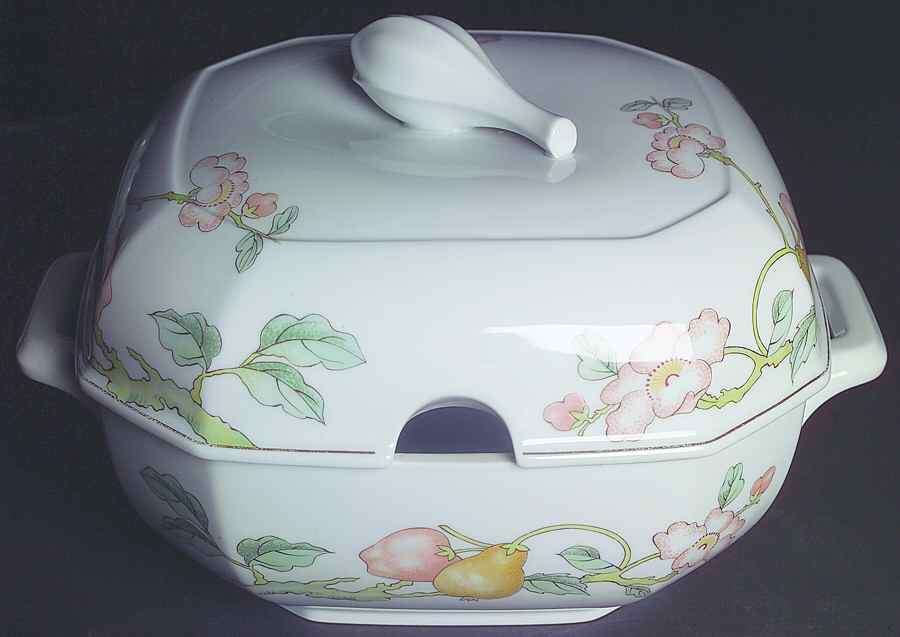 Fruit Garden Octagonal Tureen & Lid by Villeroy & Boch-1