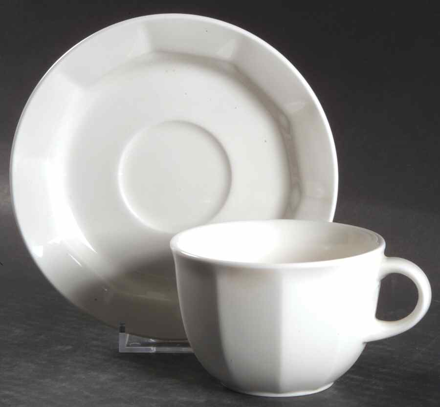 Geo Flat Cup & Saucer Set by Villeroy & Boch-1
