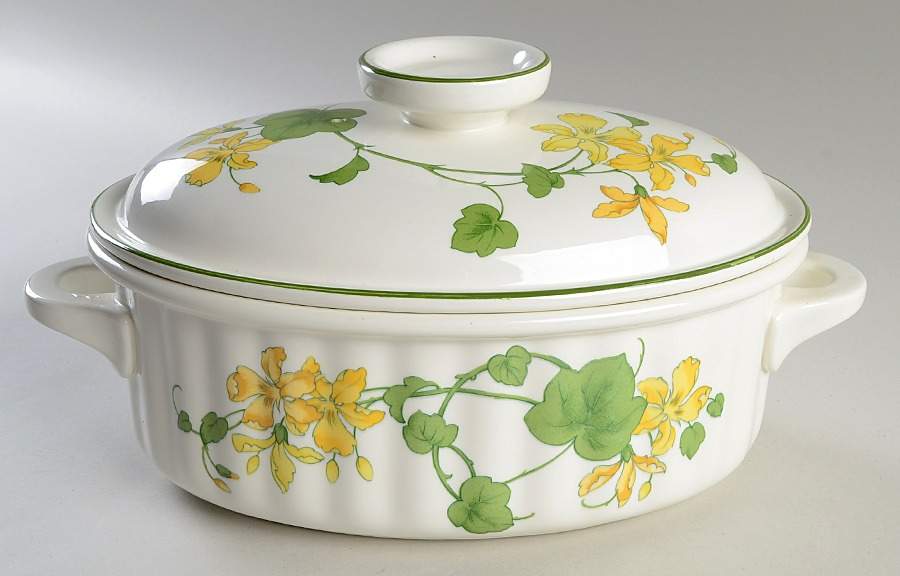 Geranium (Non Ribbed Rim) 3 Quart Oval Covered Casserole by Villeroy & Boch-1