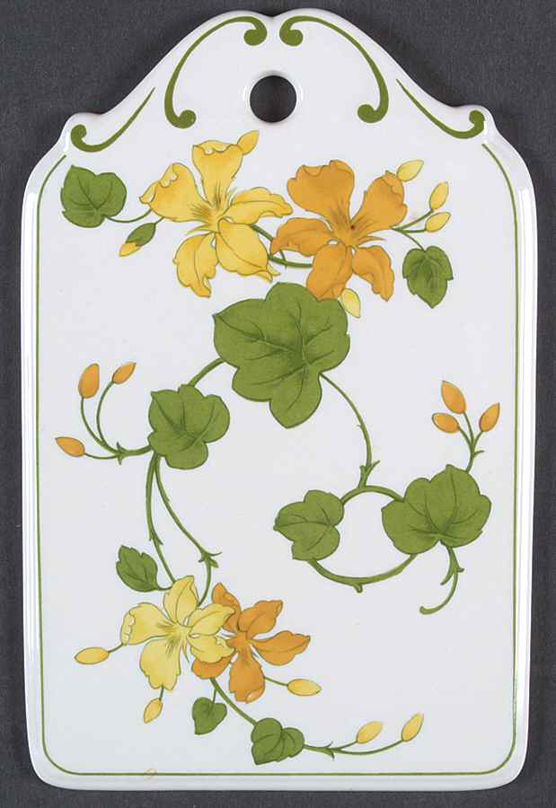 Geranium (Non Ribbed Rim) Cheese and Cracker Board by Villeroy & Boch-1