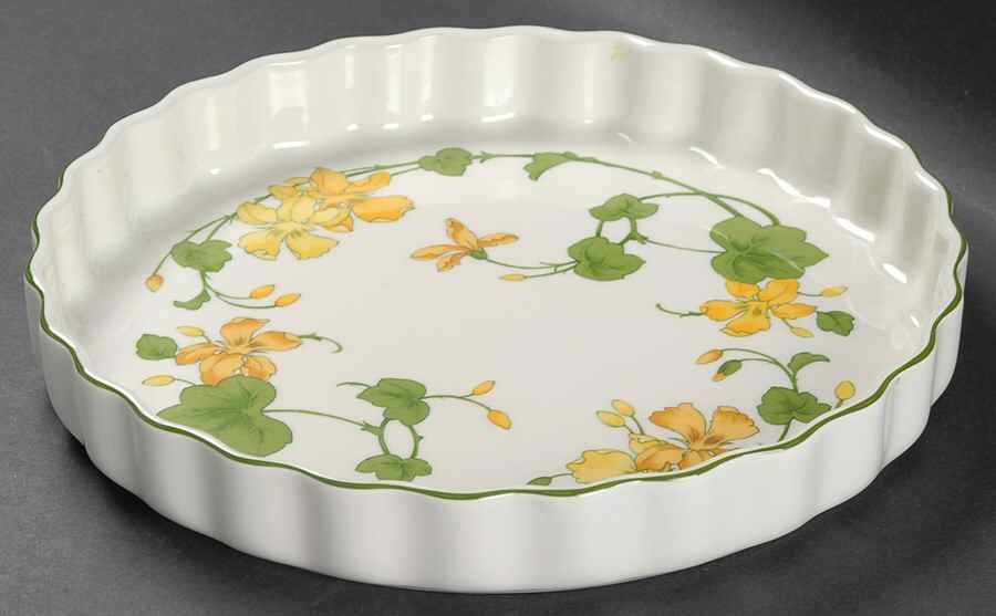 Geranium (Non Ribbed Rim) 9" Quiche by Villeroy & Boch-1