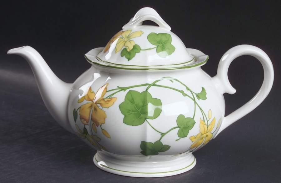 Geranium (Ribbed Rim) Teapot & Lid by Villeroy & Boch-1