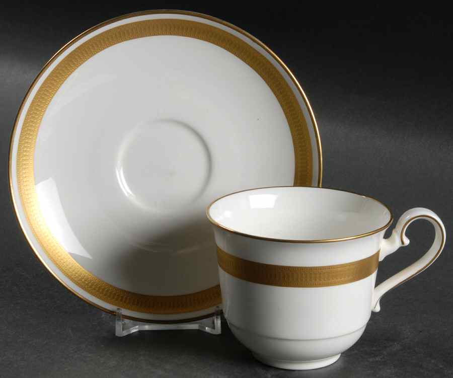 Gold Brocade Flat Cup & Saucer Set by Villeroy & Boch-1