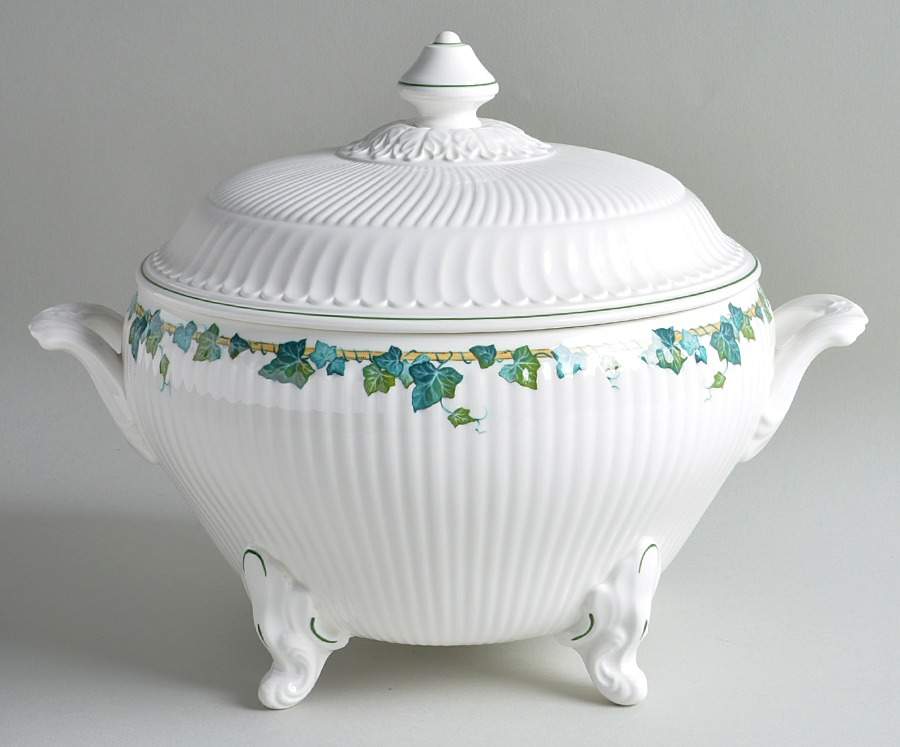 Green Park Tureen &  Lid by Villeroy & Boch-1