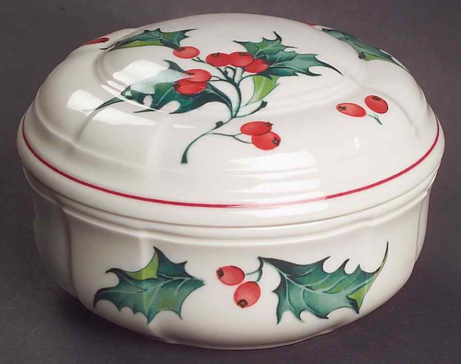 Holly Medium Candy Box by Villeroy & Boch-1