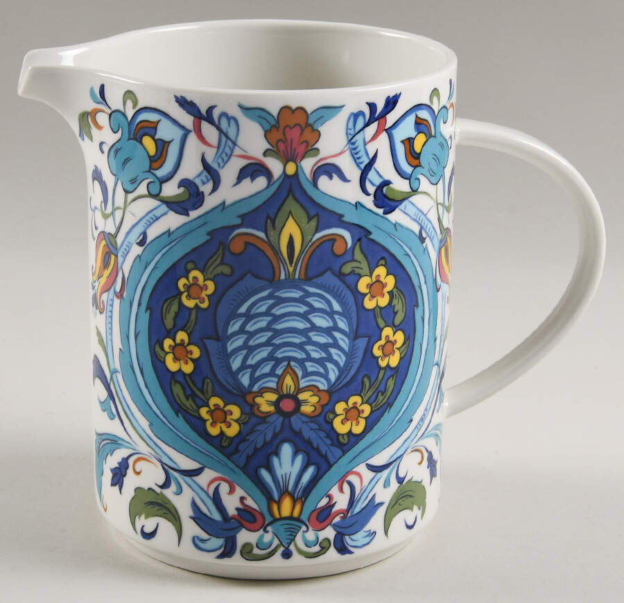 Izmir (Older) 32 Oz Pitcher by Villeroy & Boch-1