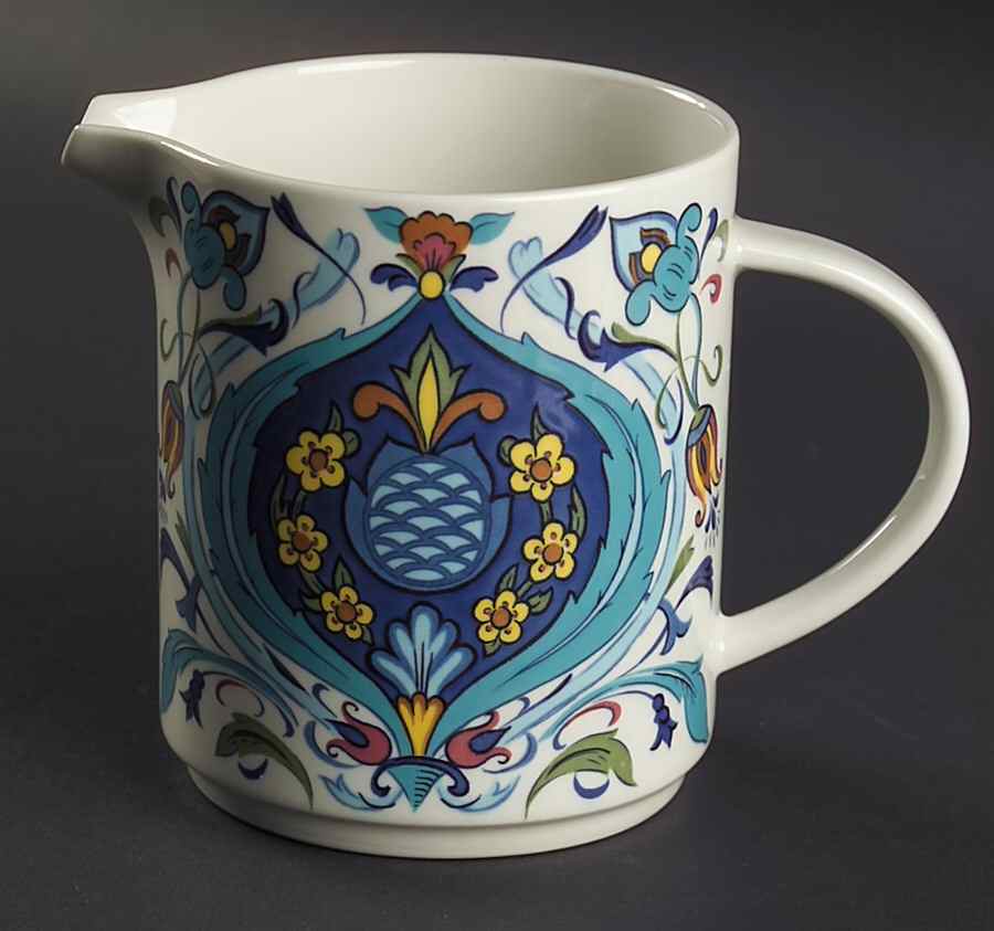 Izmir (Older) 16 Oz Pitcher by Villeroy & Boch-1
