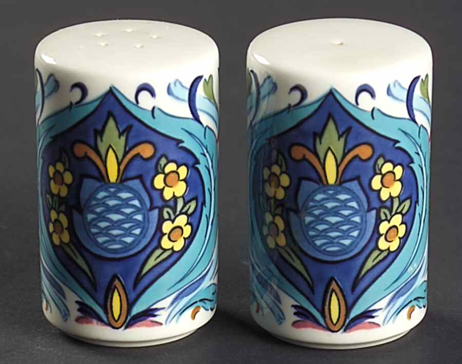 Izmir (Older) Salt & Pepper Set by Villeroy & Boch-1