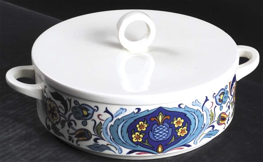 Izmir (Older) 1.5 Qt Round Covered Casserole by Villeroy & Boch-1